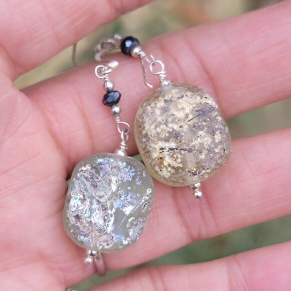 Ancient chunky Roman glass iridescent blue bead 925 sterling silver earrings - Picture 4 of 15